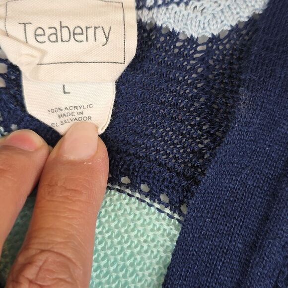 Teaberry Blue,Gray And White Chevron Cardigan Sweater Size Large - Picture 6 of 13